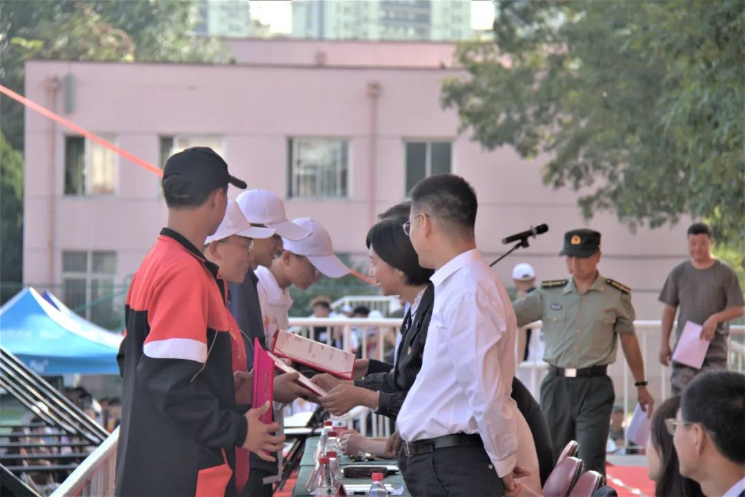 cadf0fa920e44d62a965c475bc286770.jpg