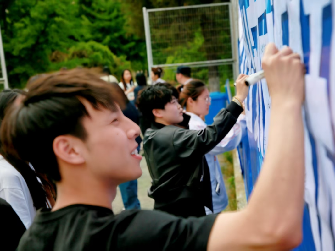 abbc695a2c554a039b1165bff397e093.png abbc695a2c554a039b1165bff397e093.png